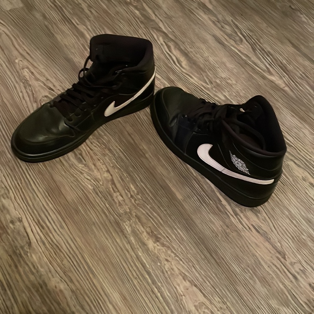 Nike Jordan 1s